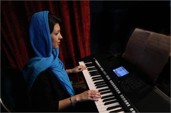 هدیه گلمکانی